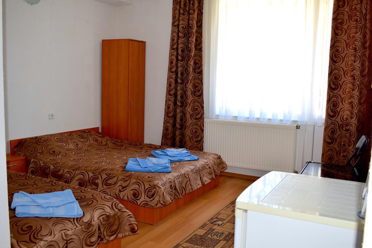 Complex Pele Hotel Zmeitsa ภายนอก รูปภาพ
