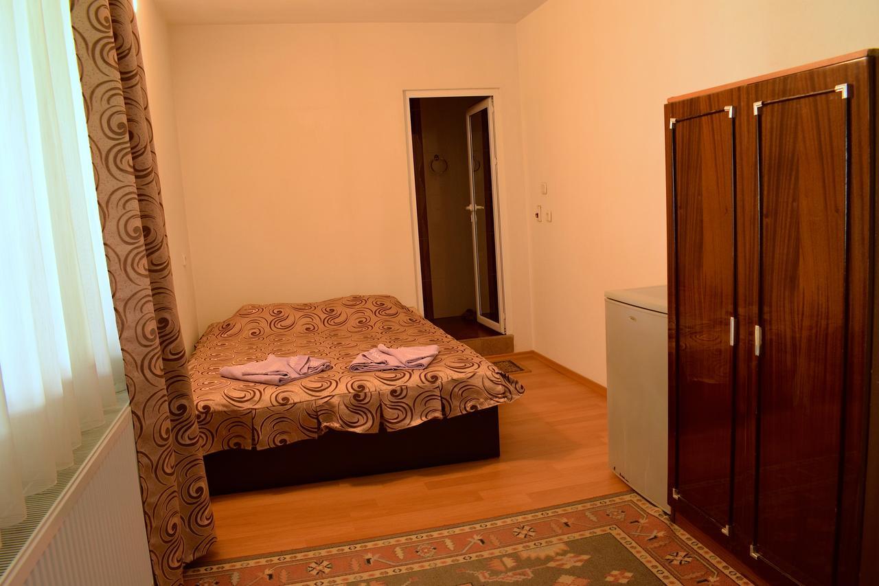 Complex Pele Hotel Zmeitsa ภายนอก รูปภาพ