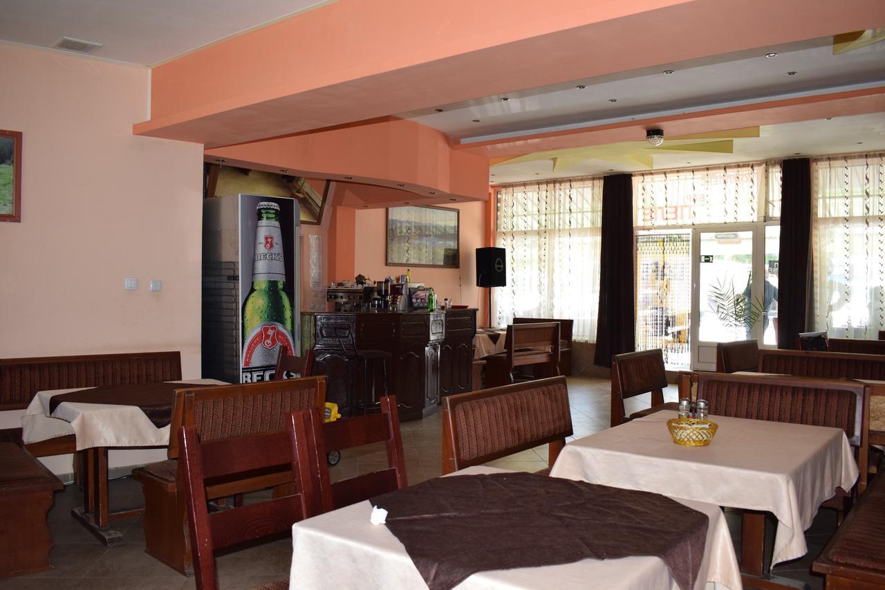 Complex Pele Hotel Zmeitsa ภายนอก รูปภาพ